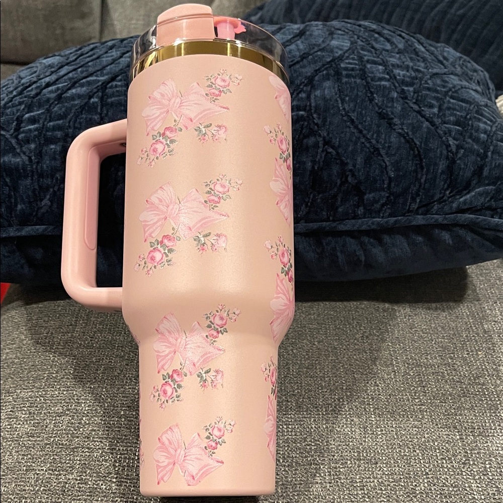 Stanley x LoveShackFancy limited edition Pink Floral Tumbler with Bow Straw NWT - Picture 4 of 4